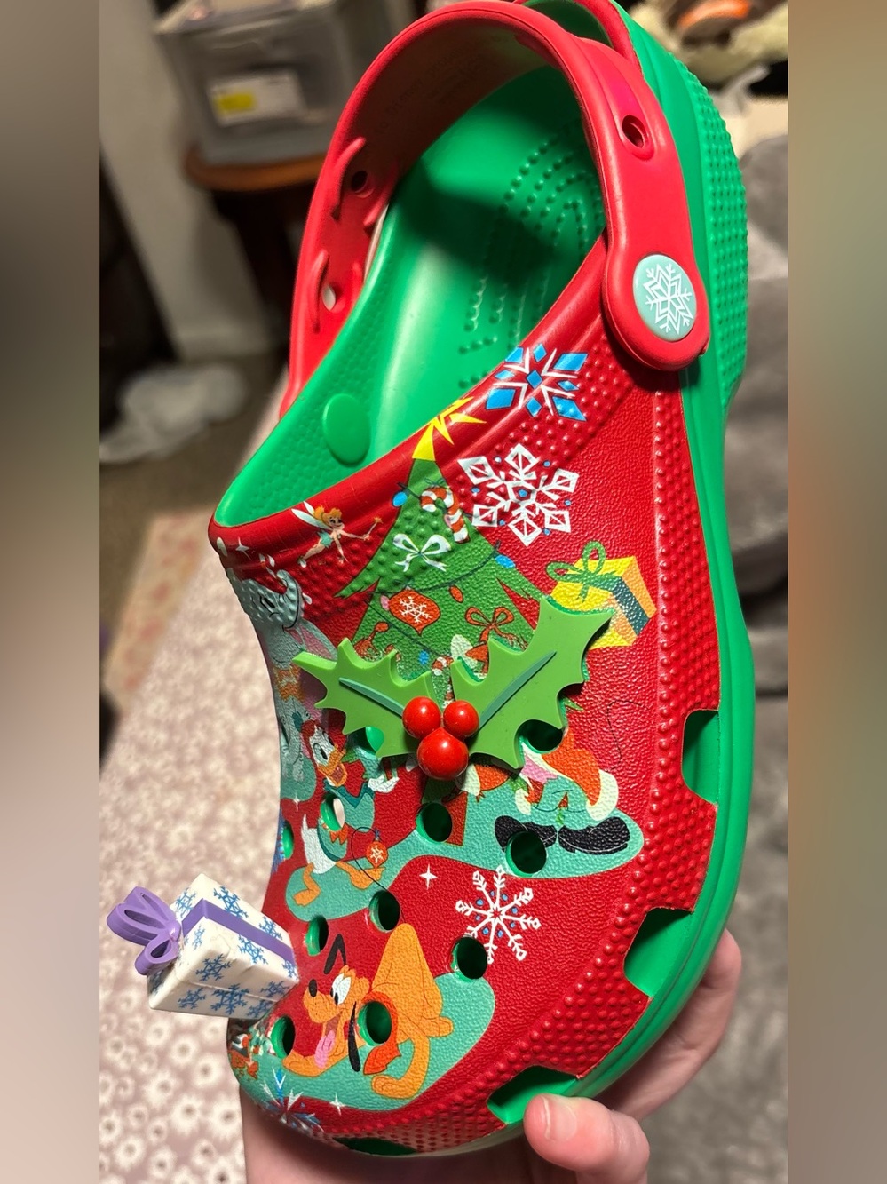 Disney Parks Mickey &Friends 2023 Christmas Holiday Classic Clogs W7/ M5 - Picture 8 of 11